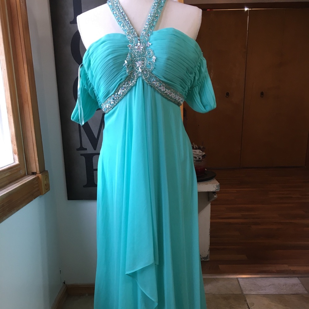 Formal dress ONLY WORN TWICE